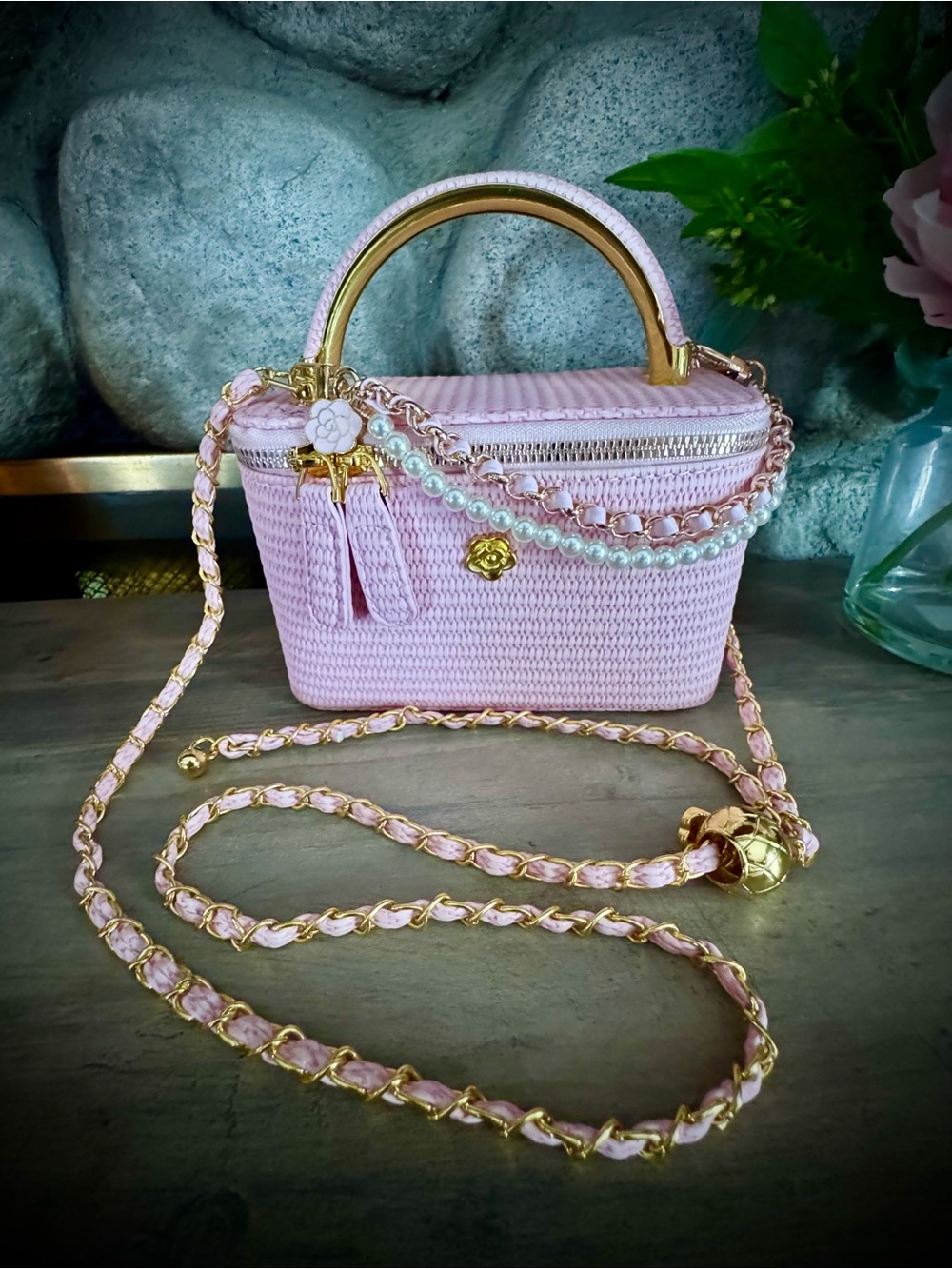 NWT Chic Classic On Trend Raffia Top Handle Crossbody Bag  Pink